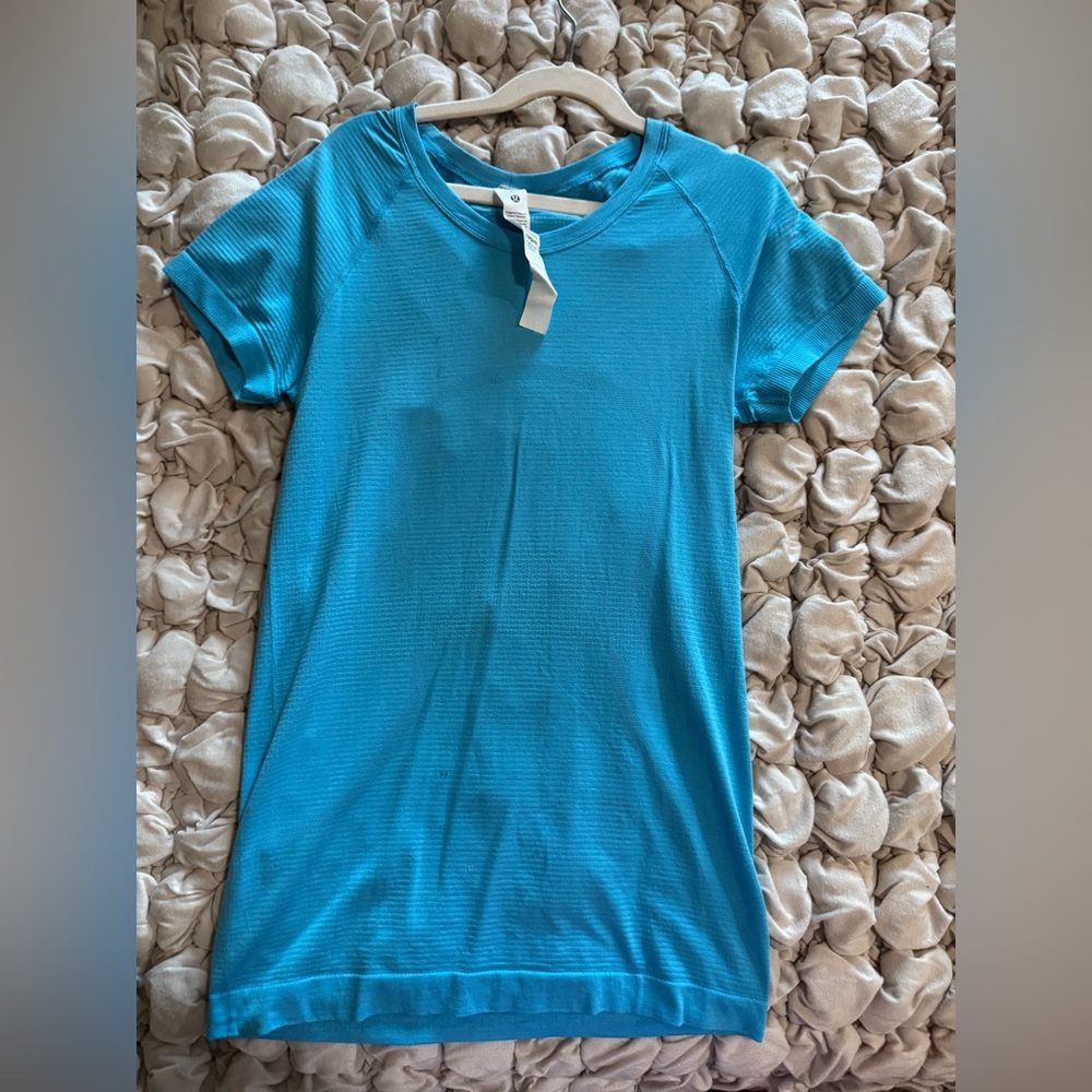 Lululemon Swiftly Tech Size 4 Poolside Short Sleeve Tee NWOT